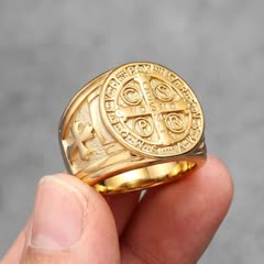 Anillo de San Benito — diseño Oro
