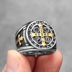 Anillo de San Benito — diseño Plata y Oro